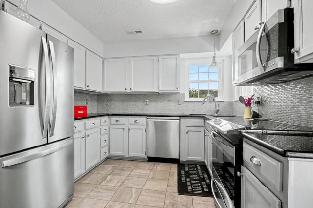 607 Bluebird Ln., Murrells Inlet, SC 29576