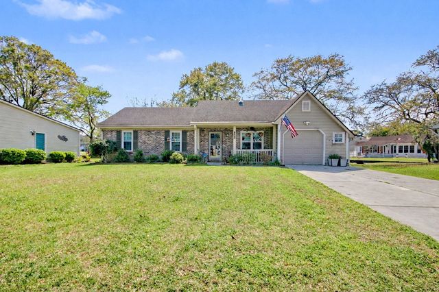 607 Bluebird Ln., Murrells Inlet, SC 29576