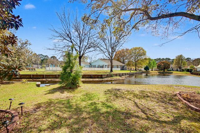 607 Bluebird Ln., Murrells Inlet, SC 29576