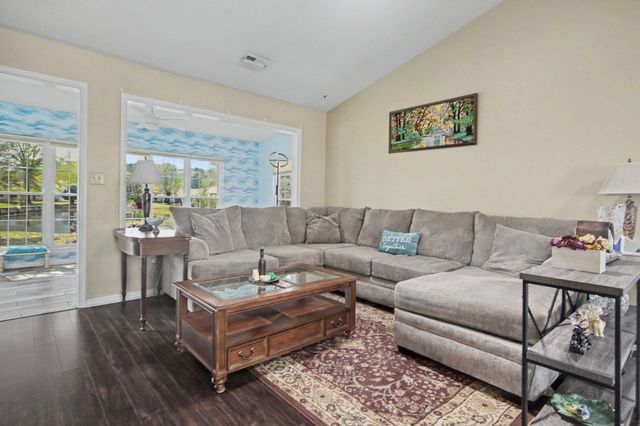 607 Bluebird Ln., Murrells Inlet, SC 29576