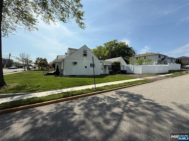 65 Hamilton Avenue, Elmwood Park, NJ 07407