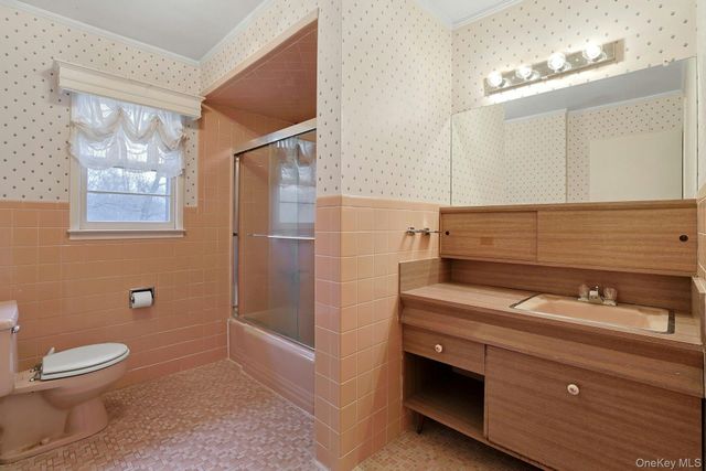 14 Aspen Way, Thornwood, NY 10594