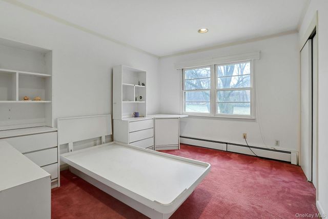 14 Aspen Way, Thornwood, NY 10594