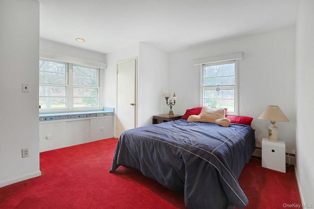 14 Aspen Way, Thornwood, NY 10594