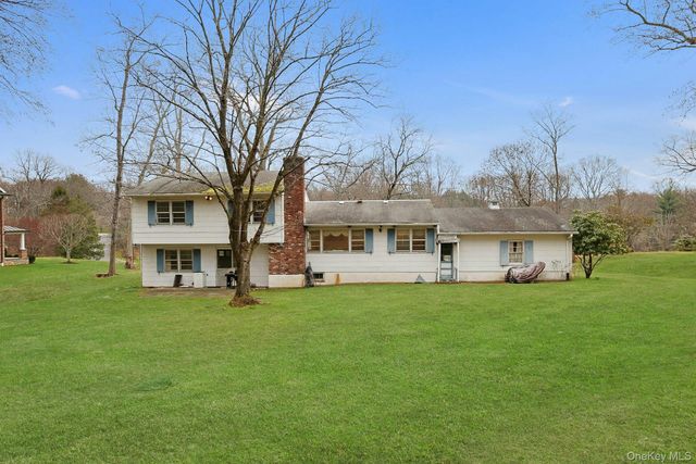 14 Aspen Way, Thornwood, NY 10594