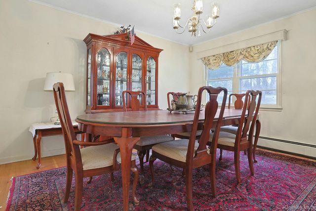 14 Aspen Way, Thornwood, NY 10594