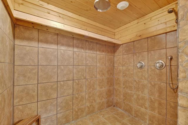 144 Emerald Cove Drive, Ellijay, GA 30540