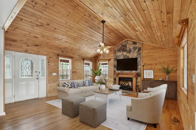 144 Emerald Cove Drive, Ellijay, GA 30540