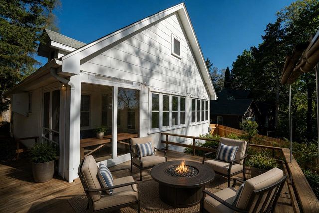 7941 McHenry STREET, Burlington, WI 53105