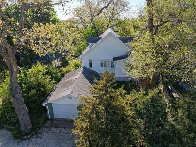 7941 McHenry STREET, Burlington, WI 53105