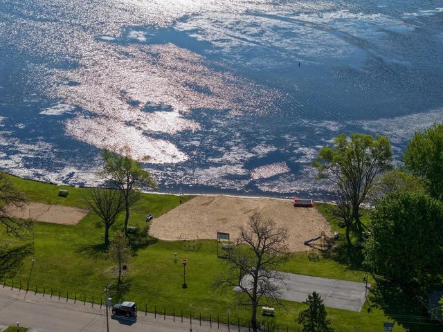 7941 McHenry STREET, Burlington, WI 53105