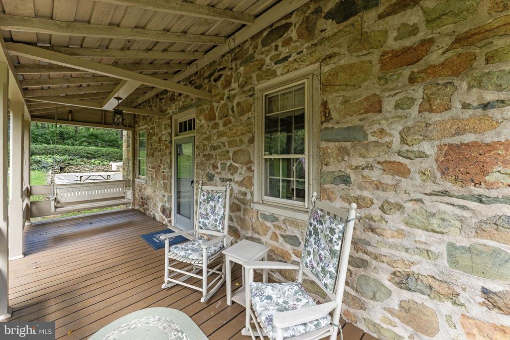 Image 10 of property listing at 39902 THOMAS MILL RD, Leesburg, VA 20175