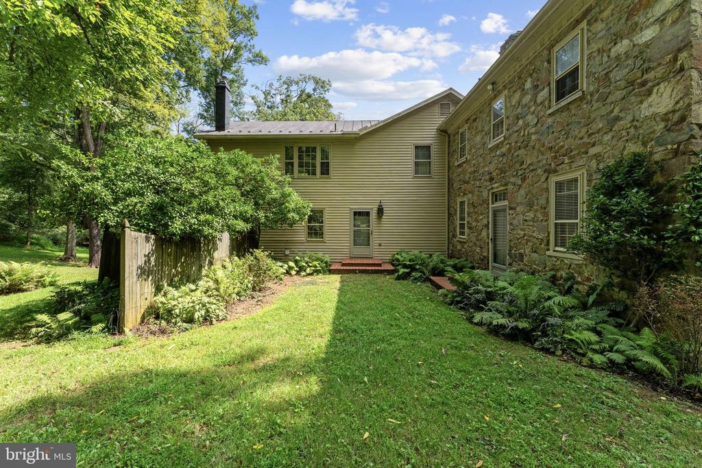 Image 100 of property listing at 39902 THOMAS MILL RD, Leesburg, VA 20175