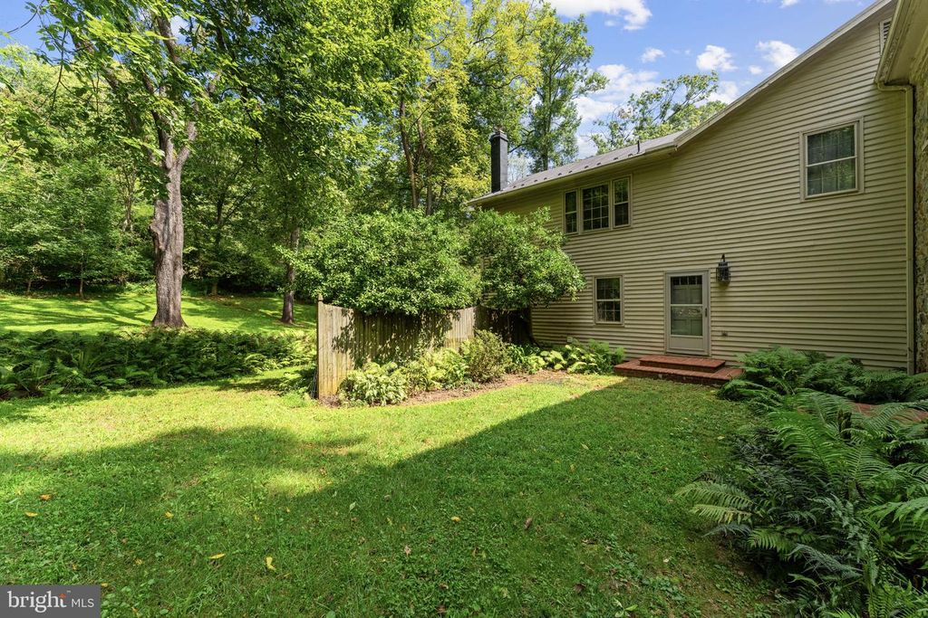Image 101 of property listing at 39902 THOMAS MILL RD, Leesburg, VA 20175