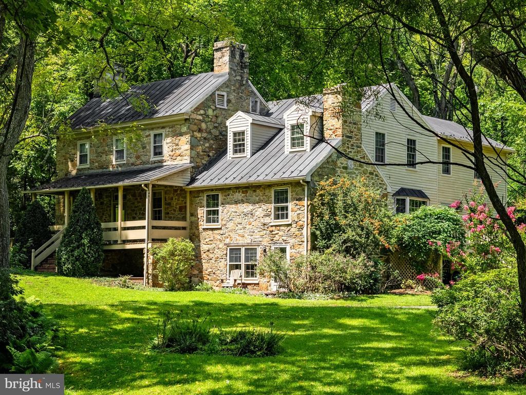 Image 102 of property listing at 39902 THOMAS MILL RD, Leesburg, VA 20175