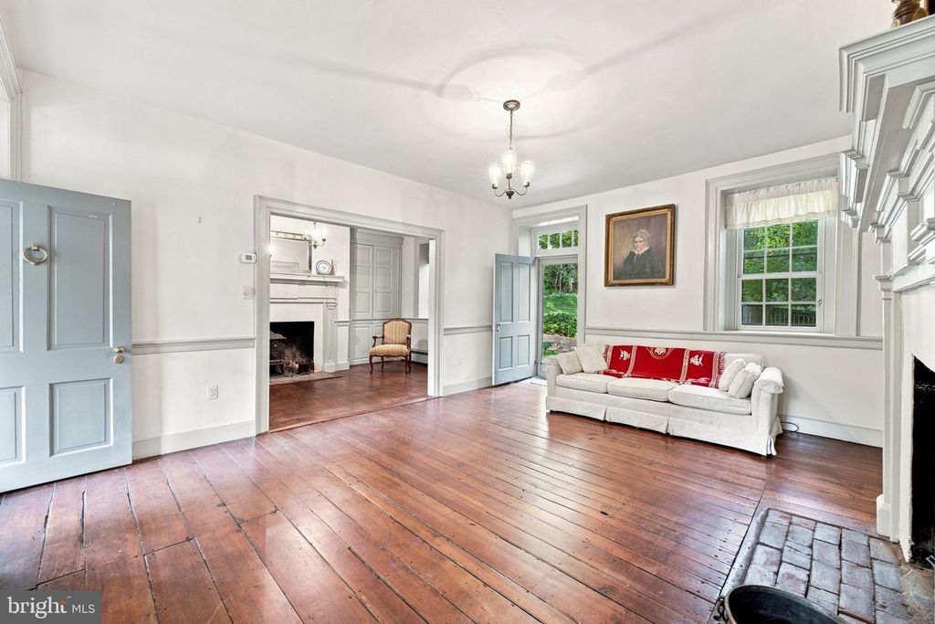 Image 11 of property listing at 39902 THOMAS MILL RD, Leesburg, VA 20175