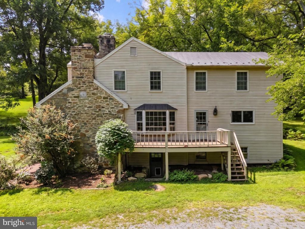 Image 109 of property listing at 39902 THOMAS MILL RD, Leesburg, VA 20175