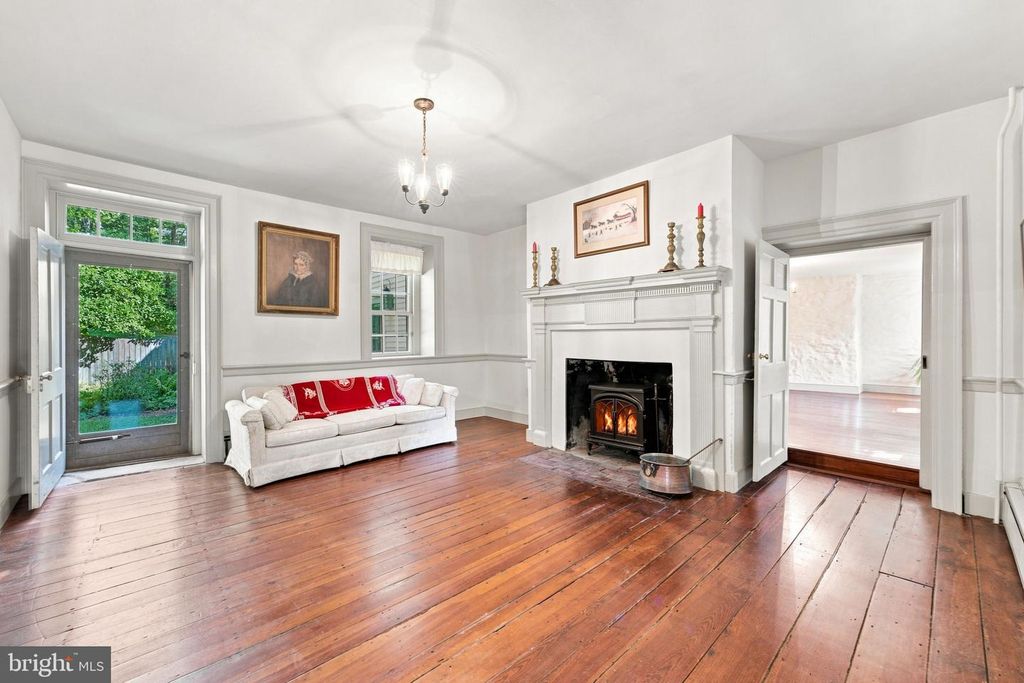 Image 12 of property listing at 39902 THOMAS MILL RD, Leesburg, VA 20175