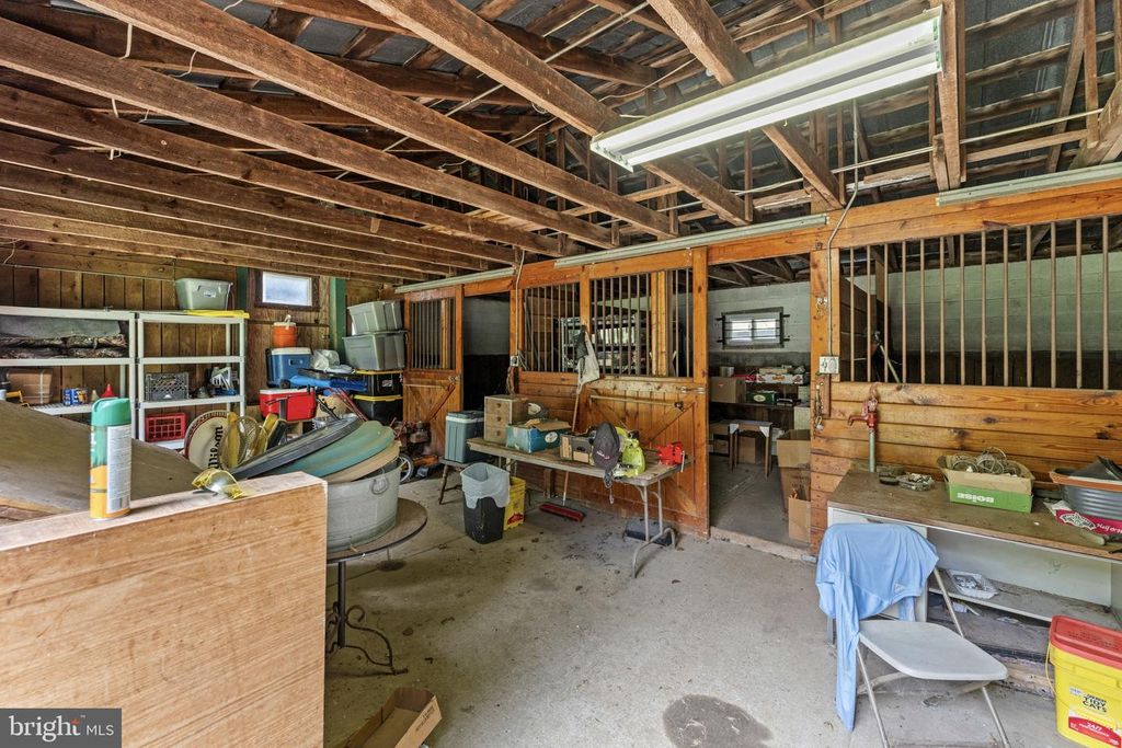Image 117 of property listing at 39902 THOMAS MILL RD, Leesburg, VA 20175