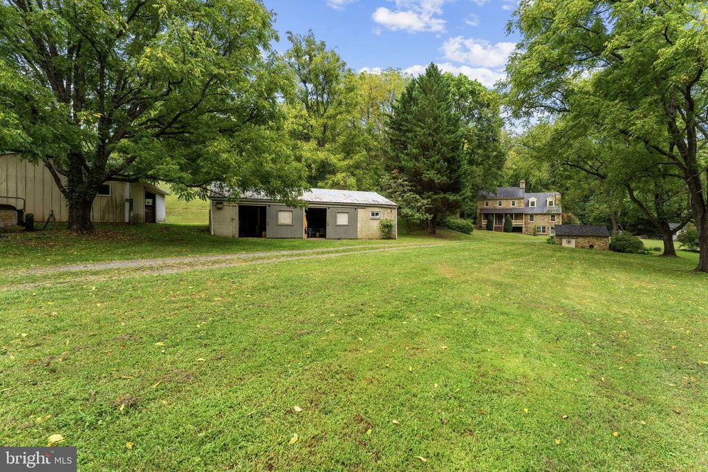 Image 126 of property listing at 39902 THOMAS MILL RD, Leesburg, VA 20175
