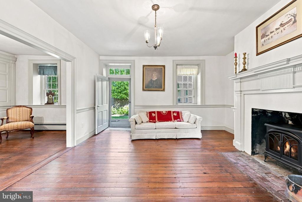 Image 13 of property listing at 39902 THOMAS MILL RD, Leesburg, VA 20175