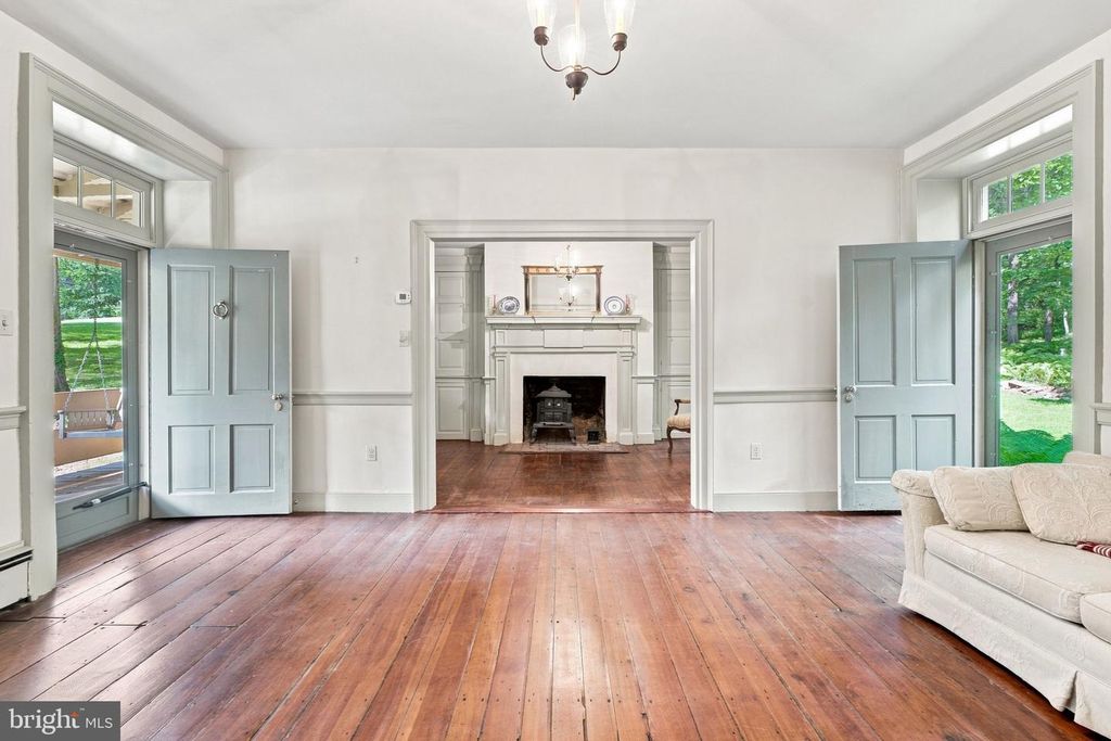 Image 14 of property listing at 39902 THOMAS MILL RD, Leesburg, VA 20175