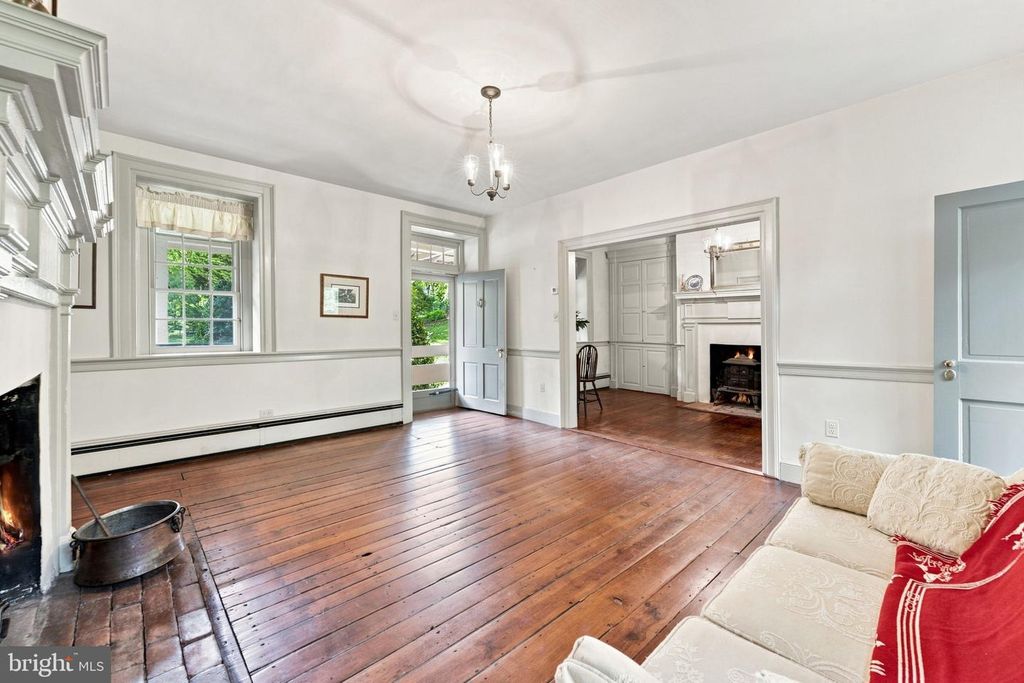 Image 15 of property listing at 39902 THOMAS MILL RD, Leesburg, VA 20175