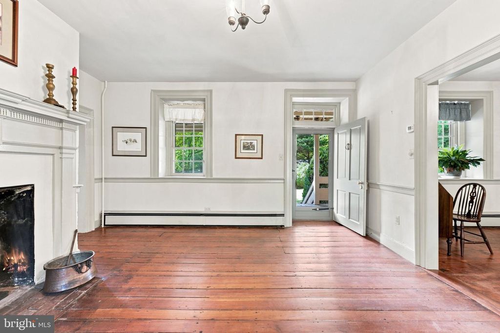Image 16 of property listing at 39902 THOMAS MILL RD, Leesburg, VA 20175