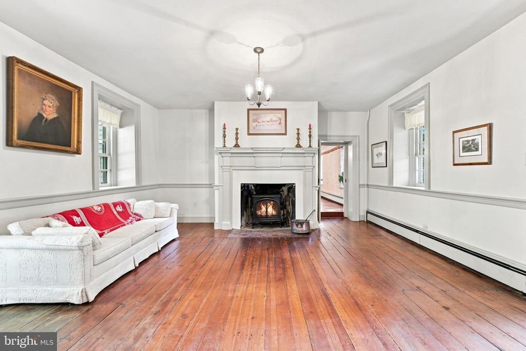 Image 17 of property listing at 39902 THOMAS MILL RD, Leesburg, VA 20175