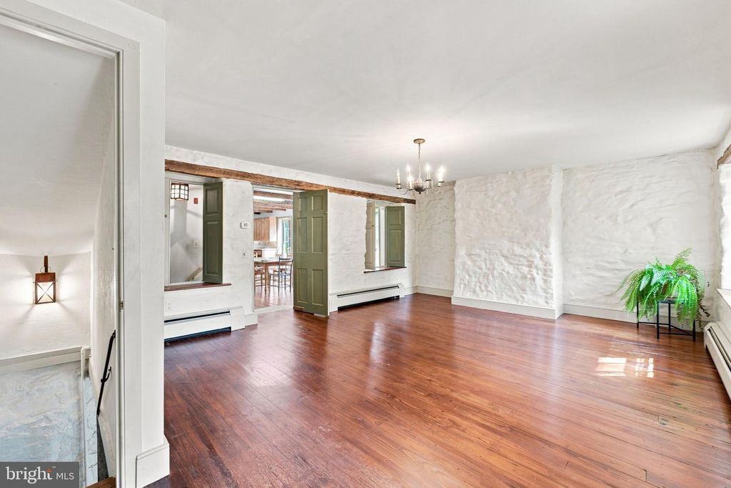 Image 25 of property listing at 39902 THOMAS MILL RD, Leesburg, VA 20175