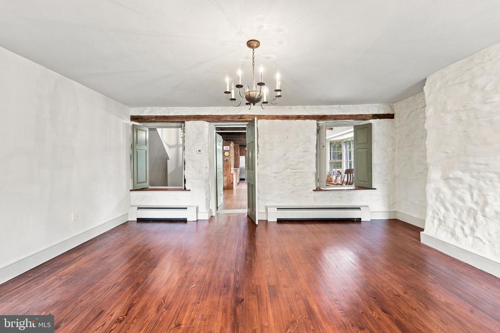 Image 26 of property listing at 39902 THOMAS MILL RD, Leesburg, VA 20175