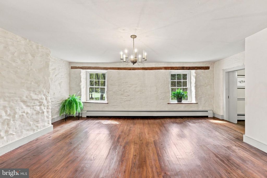 Image 29 of property listing at 39902 THOMAS MILL RD, Leesburg, VA 20175