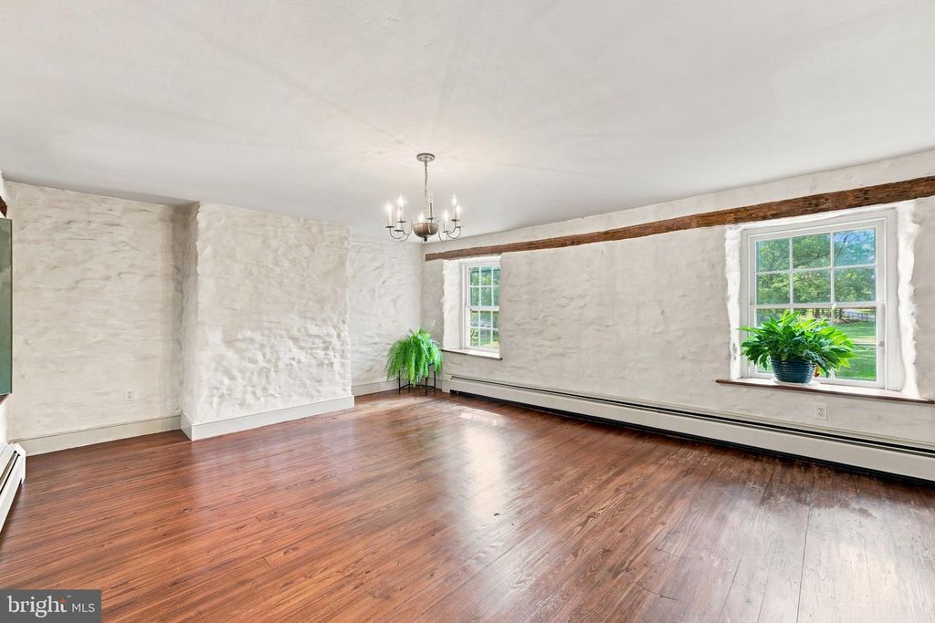 Image 30 of property listing at 39902 THOMAS MILL RD, Leesburg, VA 20175