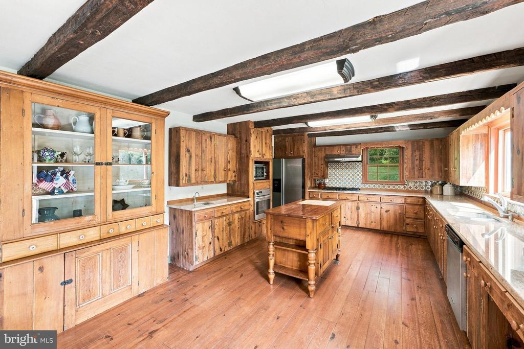 Image 42 of property listing at 39902 THOMAS MILL RD, Leesburg, VA 20175