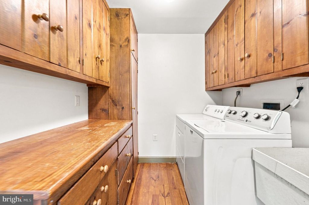 Image 53 of property listing at 39902 THOMAS MILL RD, Leesburg, VA 20175