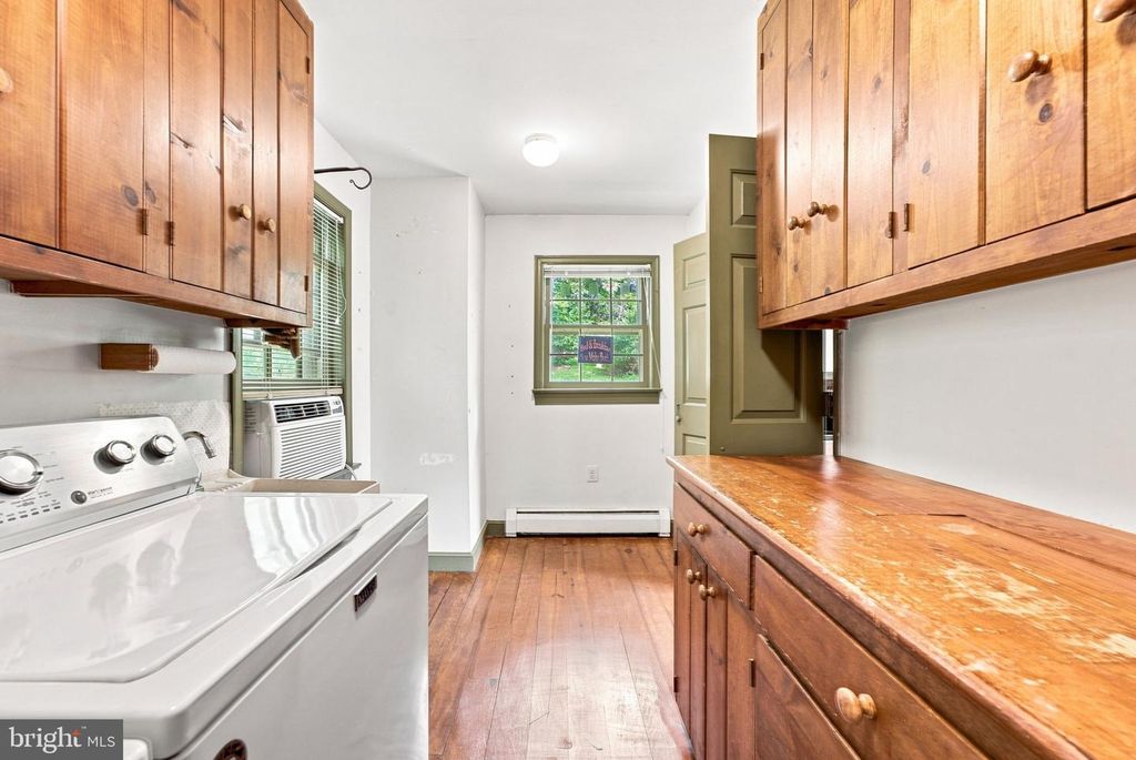 Image 54 of property listing at 39902 THOMAS MILL RD, Leesburg, VA 20175