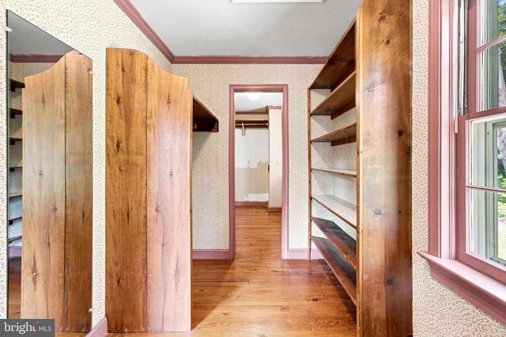 Image 64 of property listing at 39902 THOMAS MILL RD, Leesburg, VA 20175