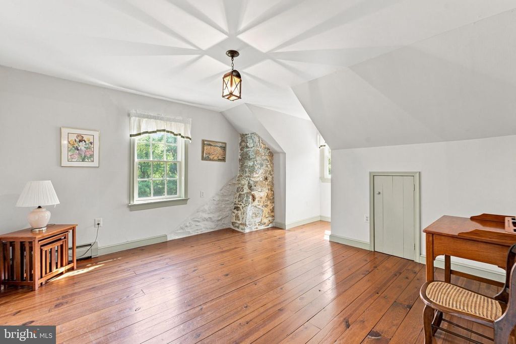 Image 71 of property listing at 39902 THOMAS MILL RD, Leesburg, VA 20175