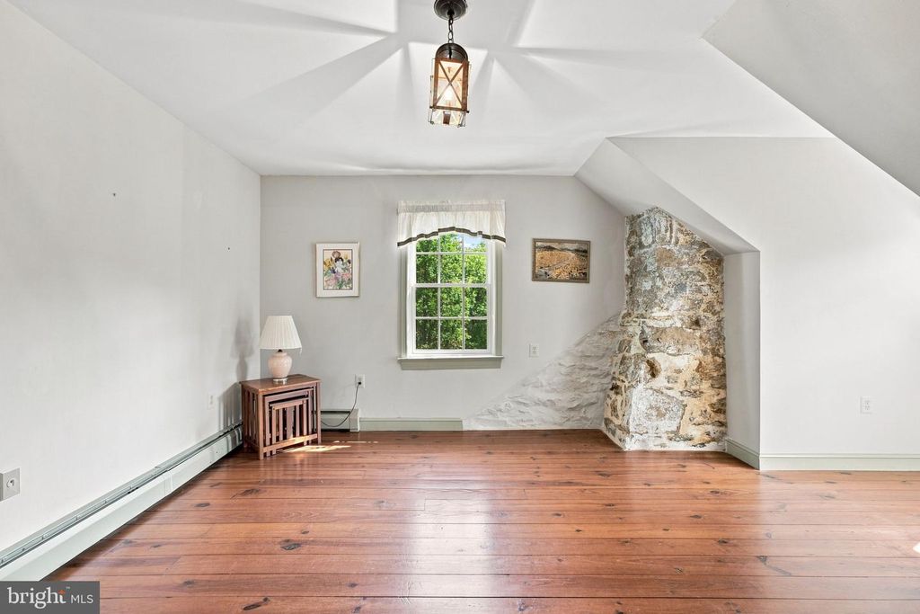 Image 72 of property listing at 39902 THOMAS MILL RD, Leesburg, VA 20175