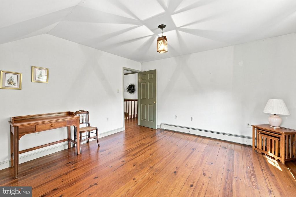 Image 73 of property listing at 39902 THOMAS MILL RD, Leesburg, VA 20175