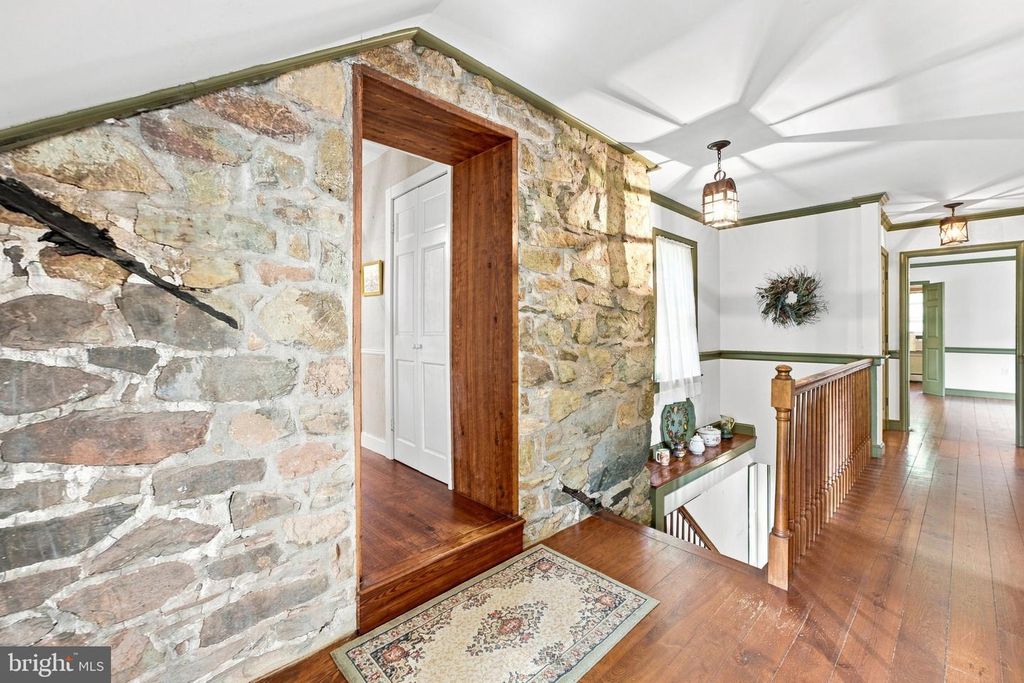 Image 76 of property listing at 39902 THOMAS MILL RD, Leesburg, VA 20175