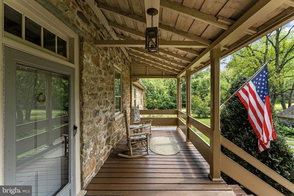 Image 8 of property listing at 39902 THOMAS MILL RD, Leesburg, VA 20175