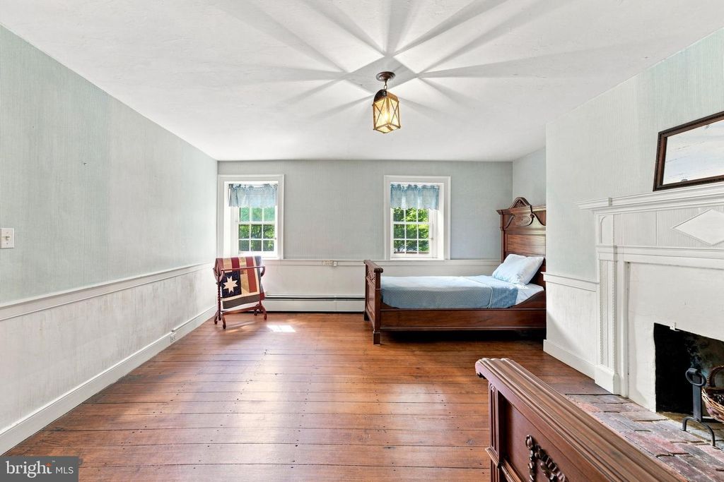 Image 81 of property listing at 39902 THOMAS MILL RD, Leesburg, VA 20175