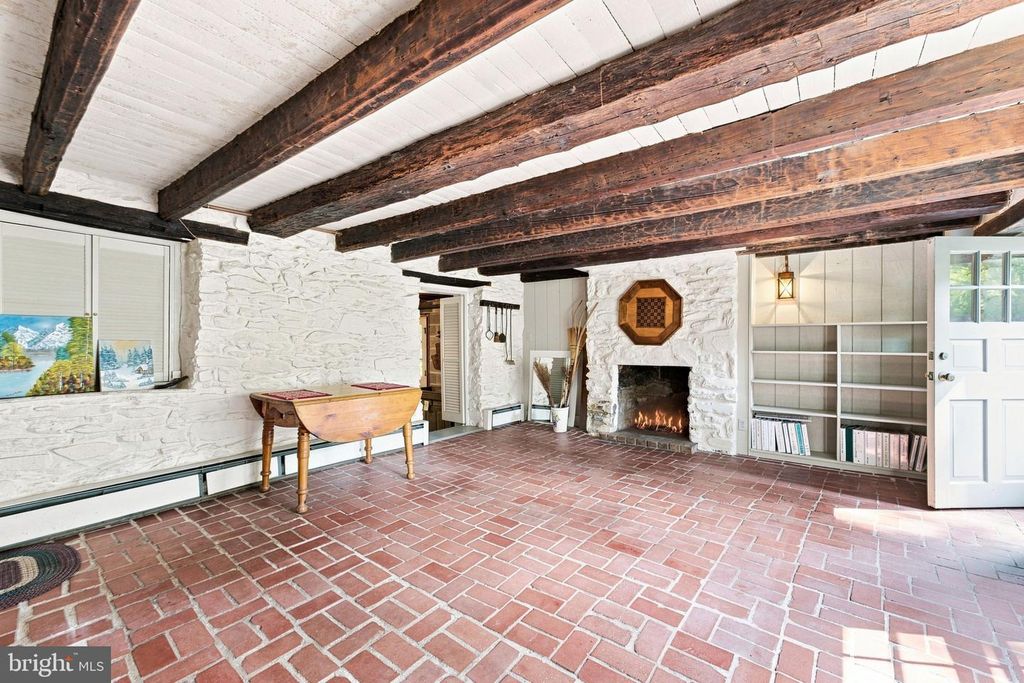 Image 86 of property listing at 39902 THOMAS MILL RD, Leesburg, VA 20175