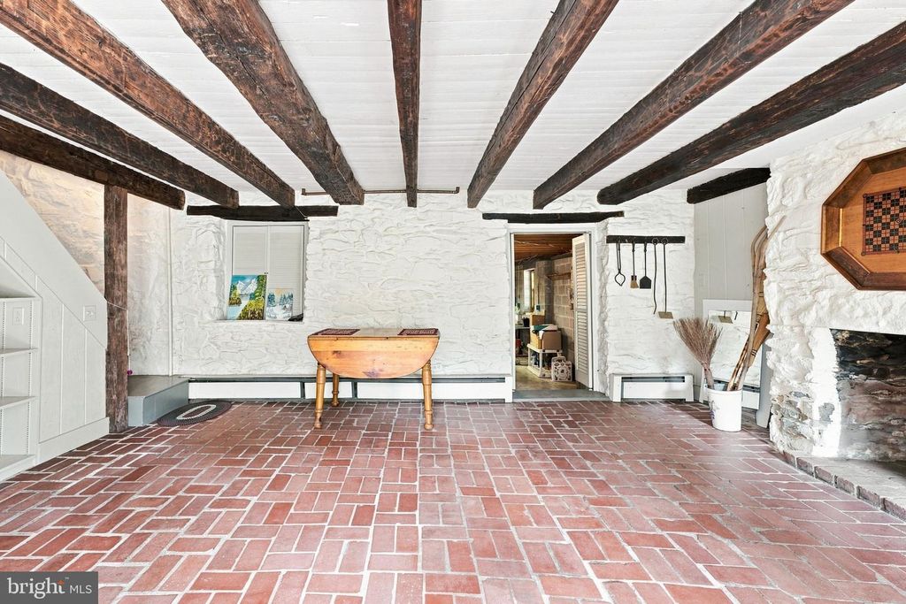 Image 88 of property listing at 39902 THOMAS MILL RD, Leesburg, VA 20175