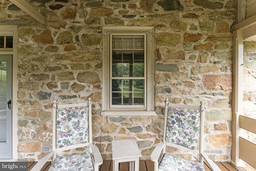 Image 9 of property listing at 39902 THOMAS MILL RD, Leesburg, VA 20175