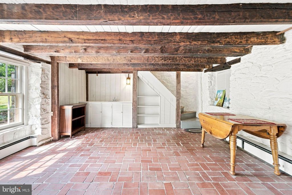 Image 91 of property listing at 39902 THOMAS MILL RD, Leesburg, VA 20175