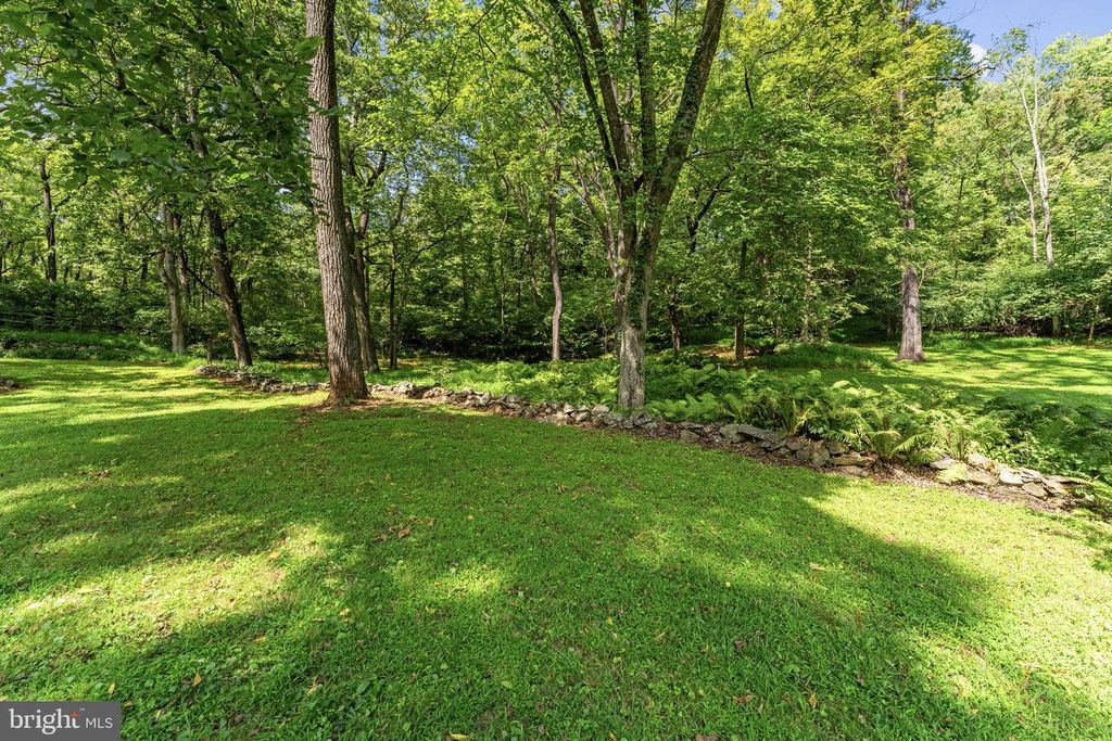 Image 97 of property listing at 39902 THOMAS MILL RD, Leesburg, VA 20175