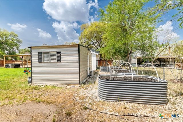 604 Saint Michael Street, Gonzales, TX 78629