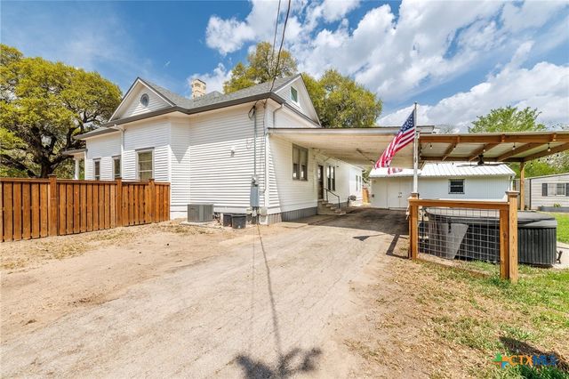 604 Saint Michael Street, Gonzales, TX 78629